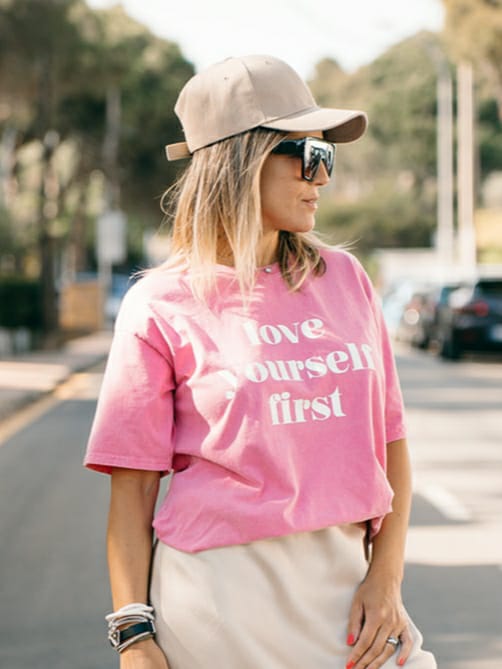 Camiseta Rosa ( Ámate a ti misma )