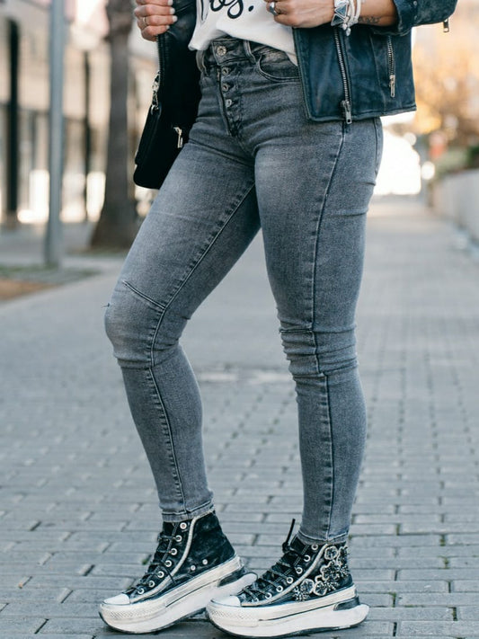 Skinny Jeans Cremallera y botones